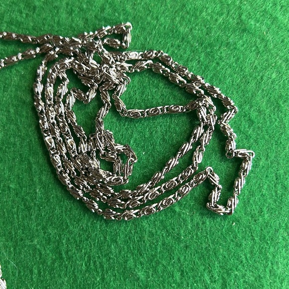 CEM RARE WHITE BEADED KISS-LOCK CLOSURE CROSSBODY CLUTCH - Picture 4 of 16